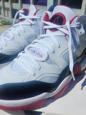 Nike Air Jordan Jumpman Two Trey